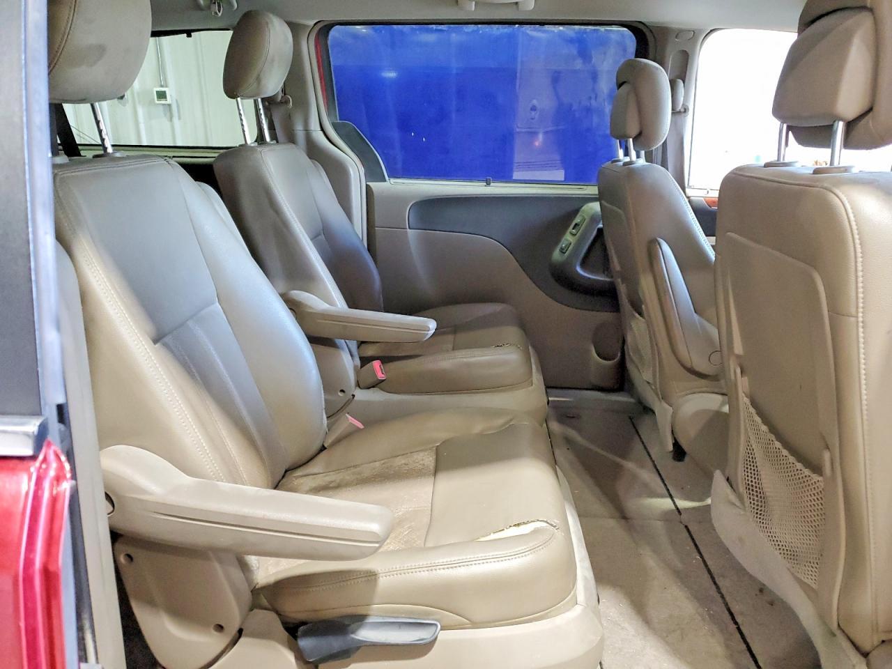 2012 CHRYSLER TOWN & COUNTRY — фото 11