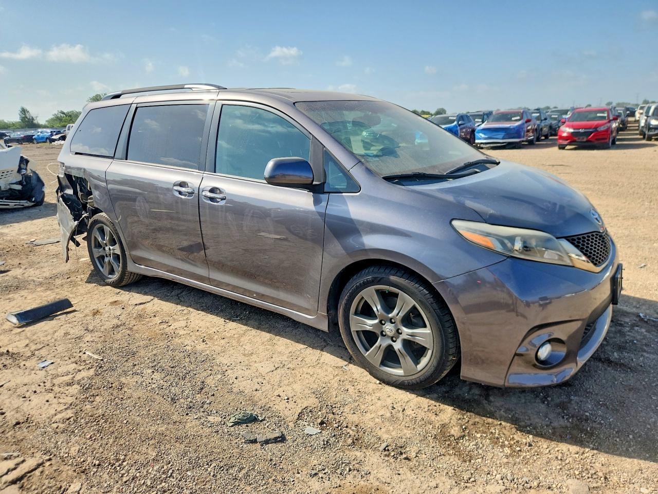 2017 TOYOTA SIENNA — фото 4