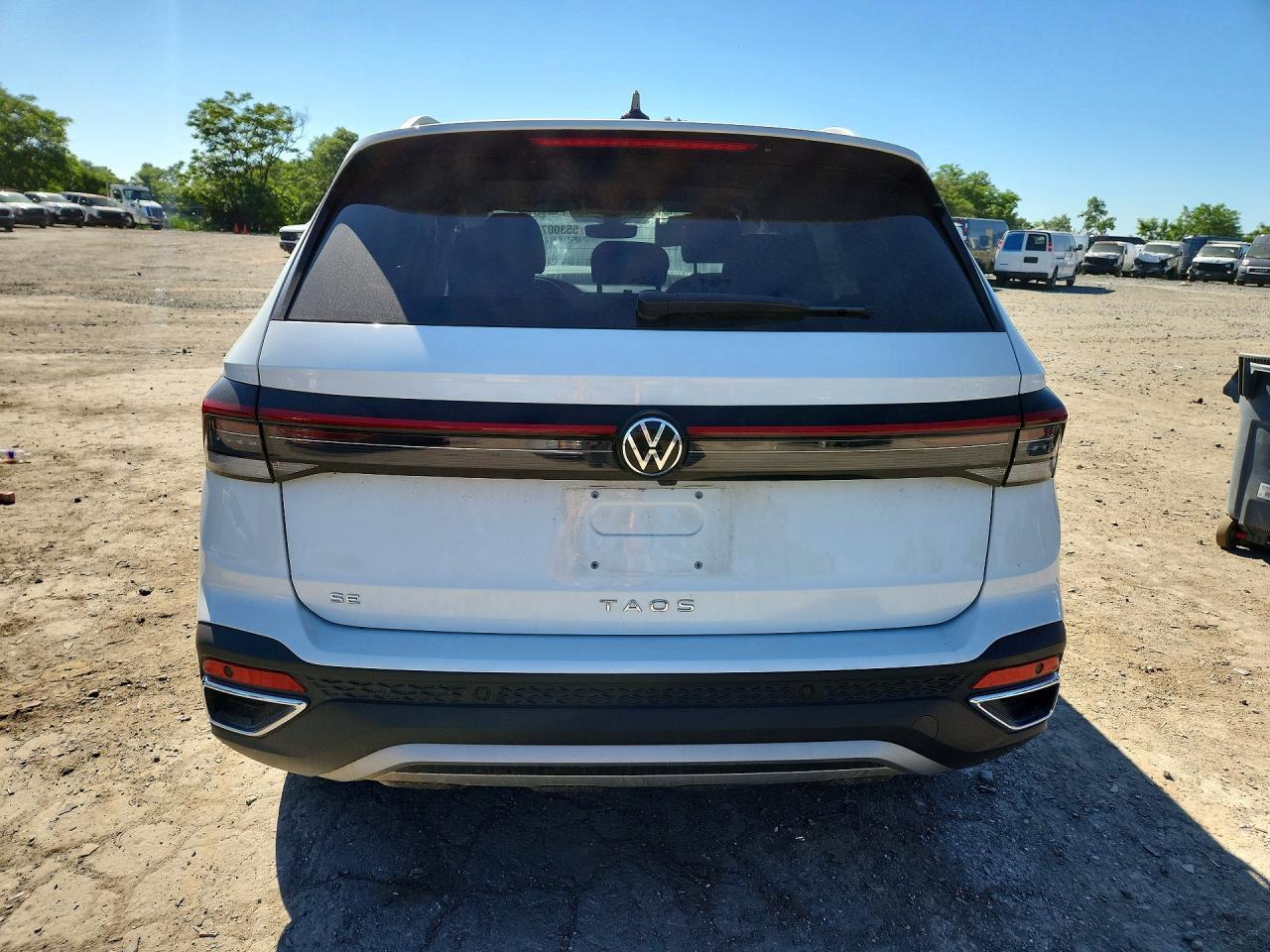 VOLKSWAGEN TAOS