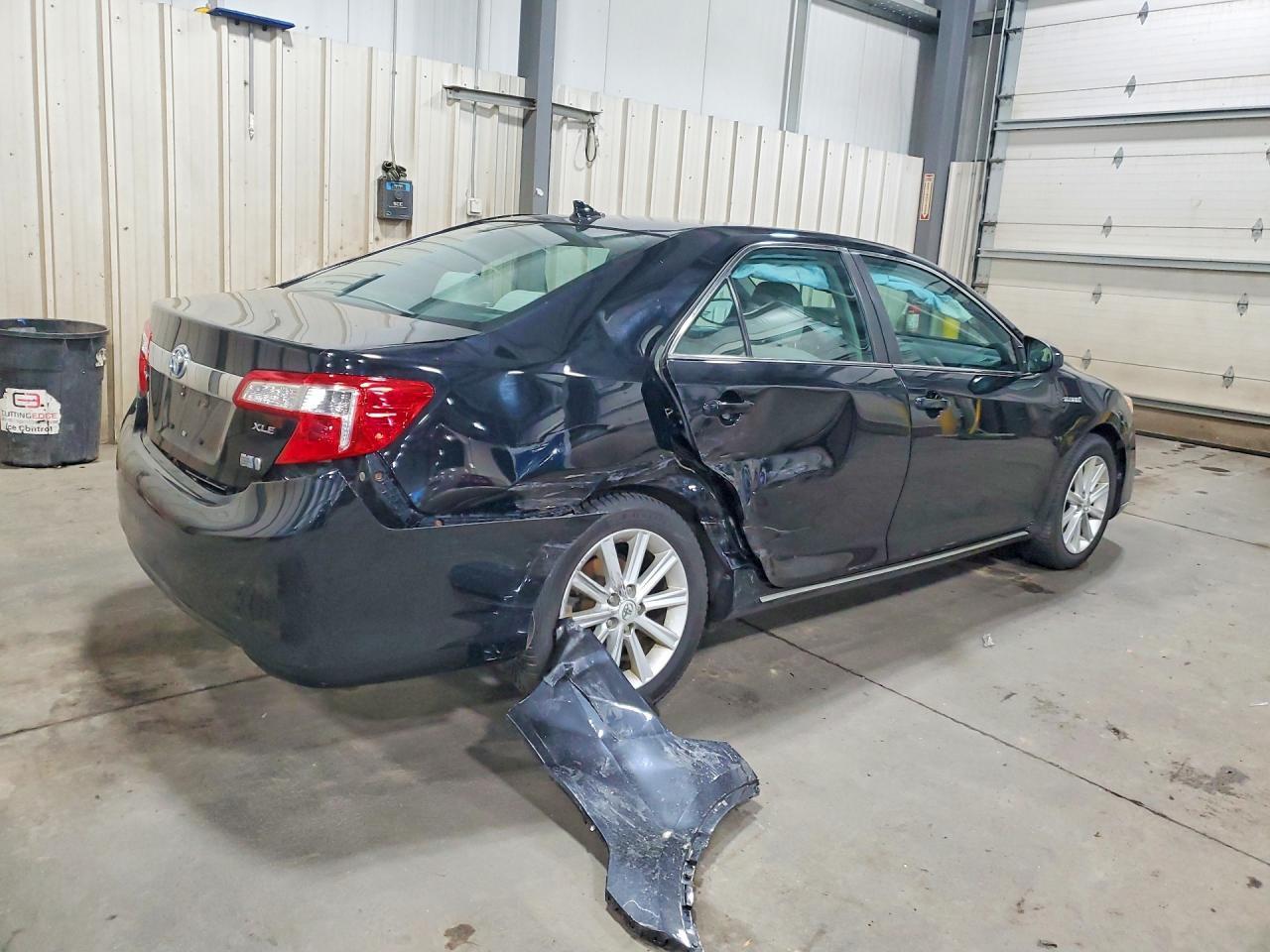 2013 TOYOTA CAMRY HYBRID — фото 3
