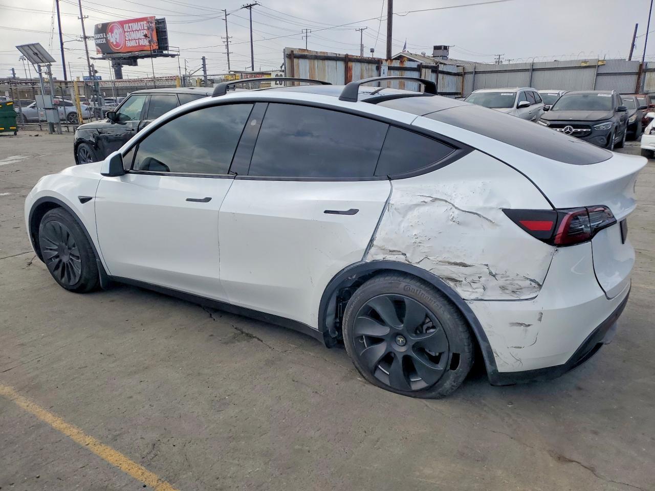 2023 TESLA MODEL Y — фото 2
