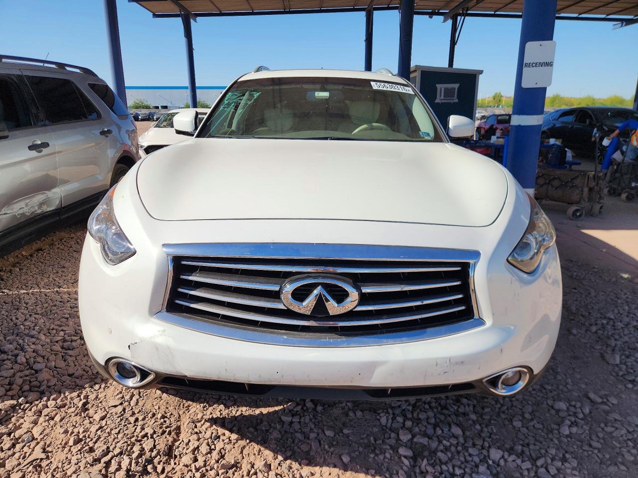 2016 INFINITI QX70 — фото 5