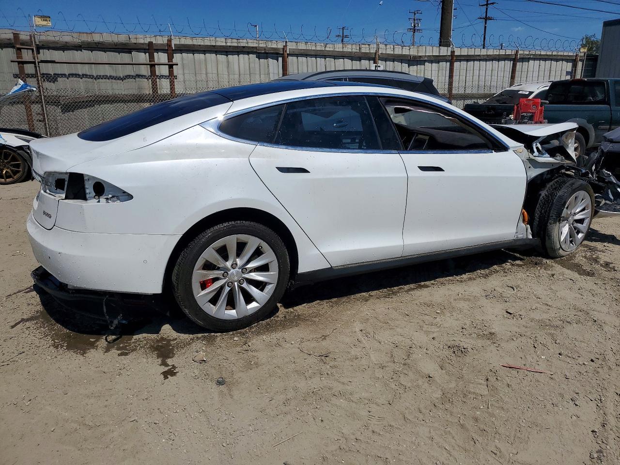 2016 TESLA MODEL S — фото 3