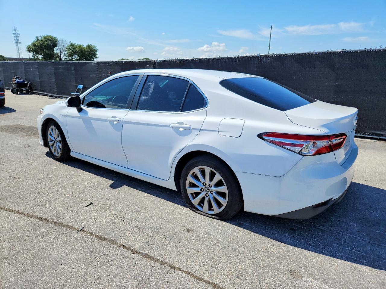 2018 TOYOTA CAMRY — фото 2