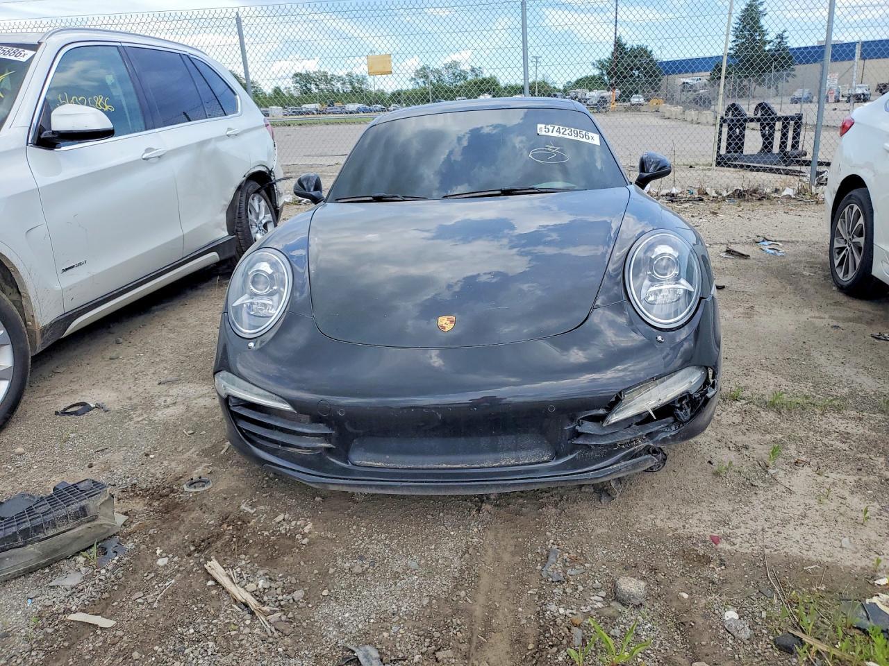 PORSCHE 911