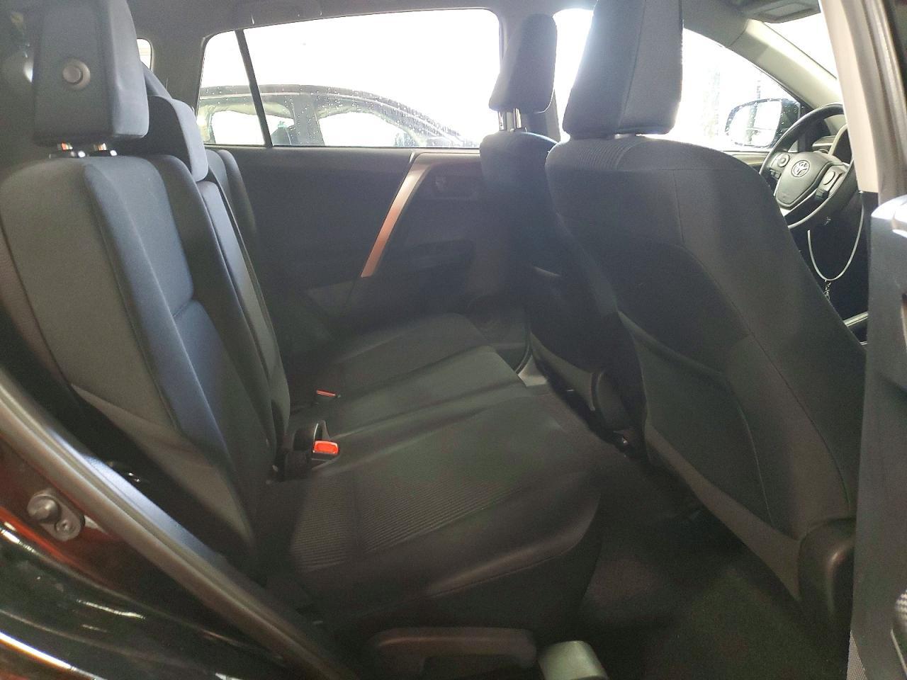 2015 TOYOTA RAV4 — фото 11