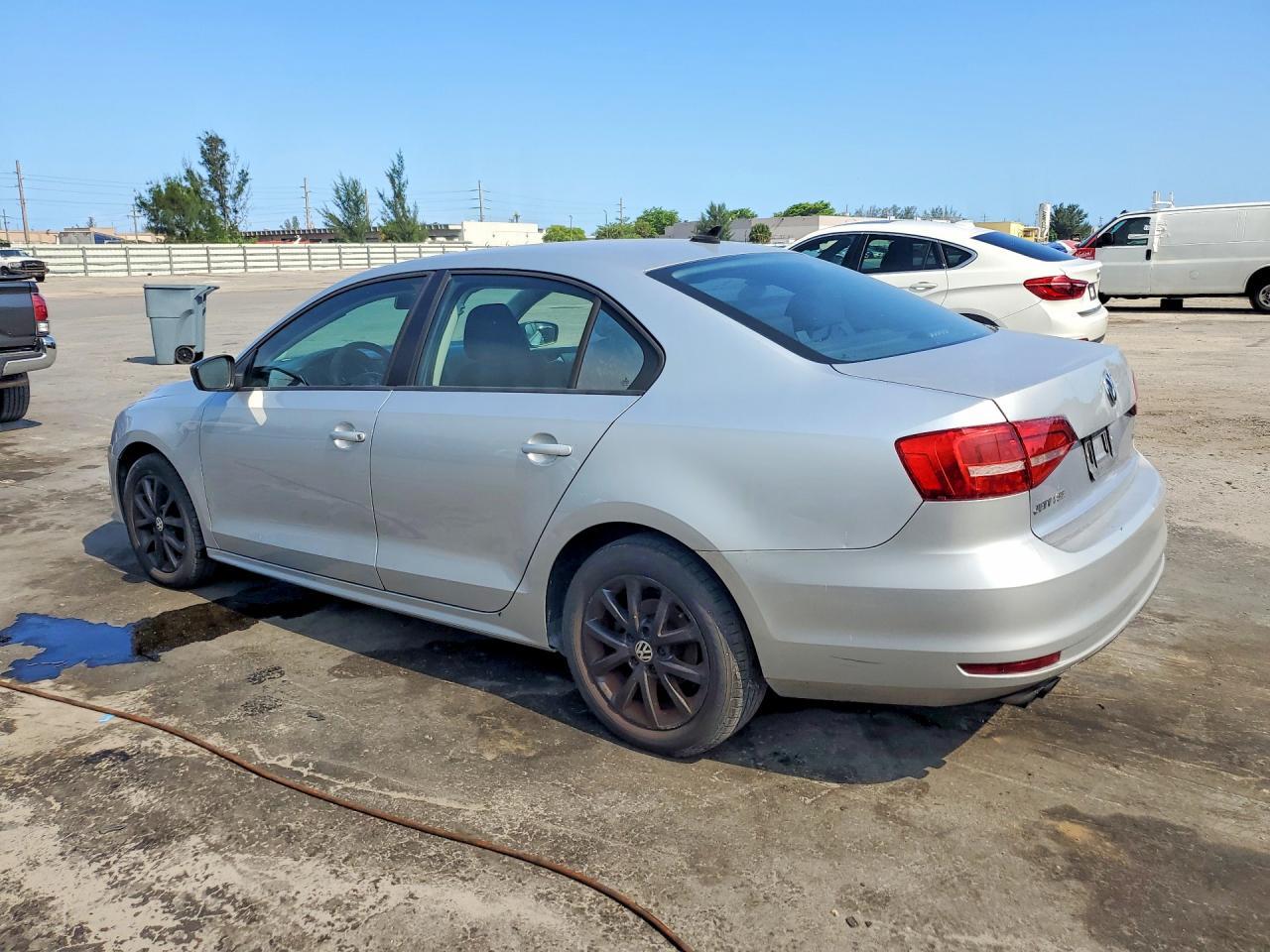 2015 VOLKSWAGEN JETTA — фото 2
