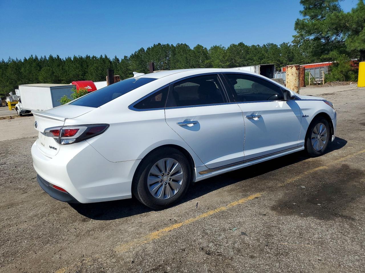 HYUNDAI SONATA HYBRID