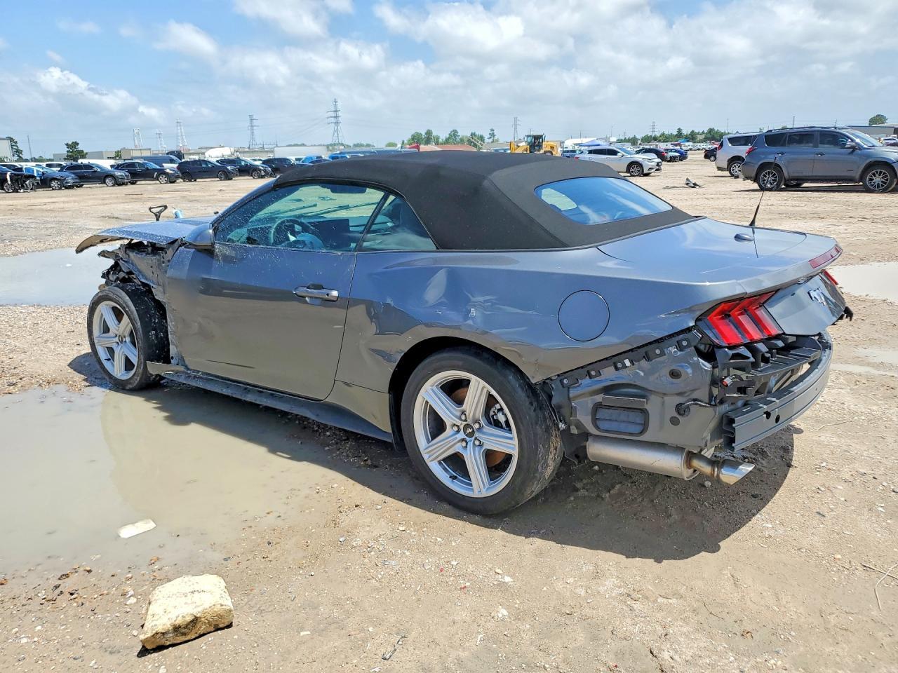 FORD MUSTANG