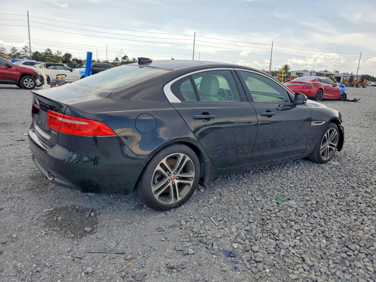 2018 JAGUAR XE — фото 3