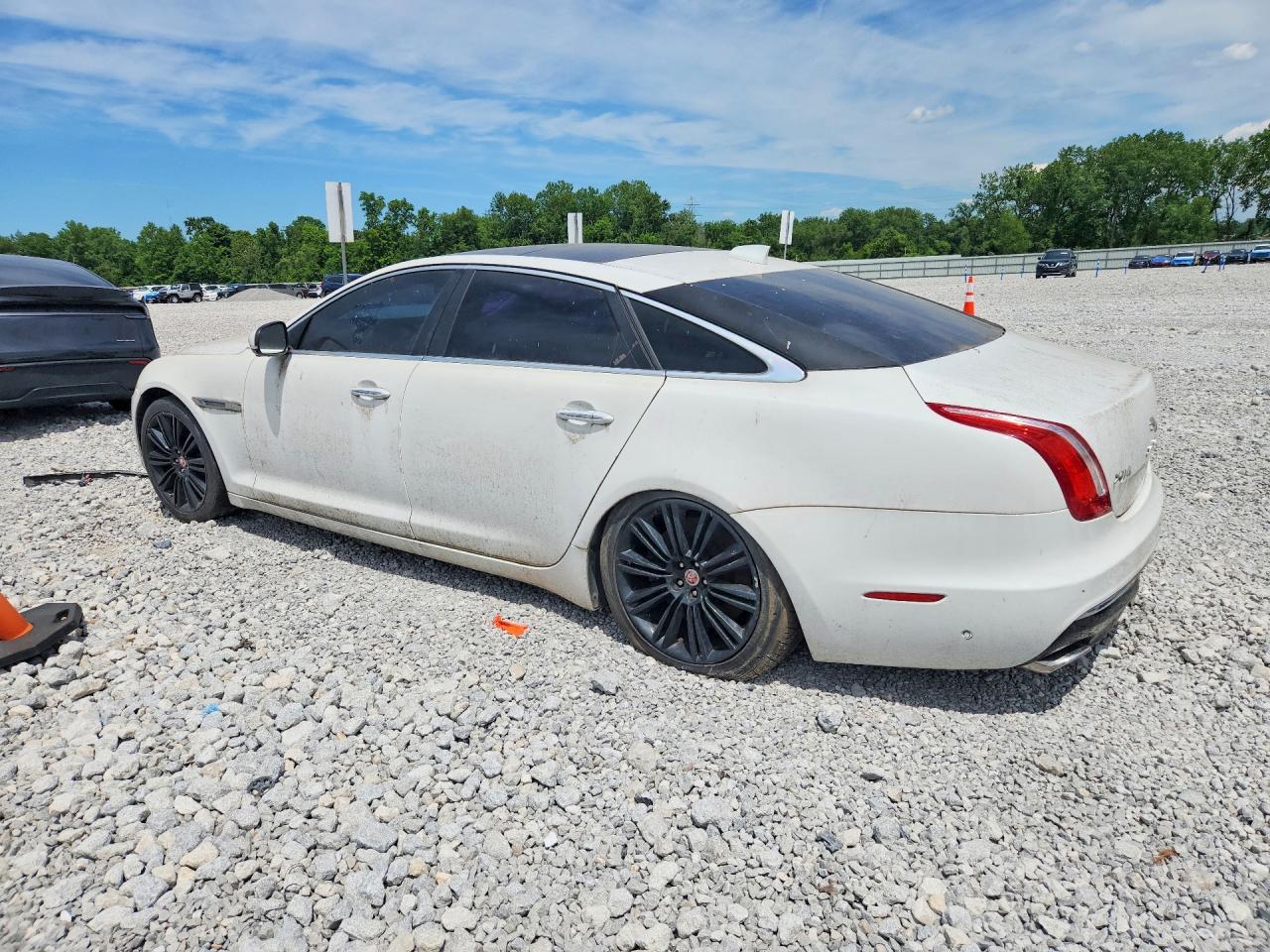 JAGUAR XJ