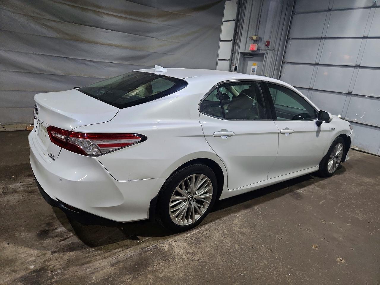 2018 TOYOTA CAMRY HYBRID — фото 3