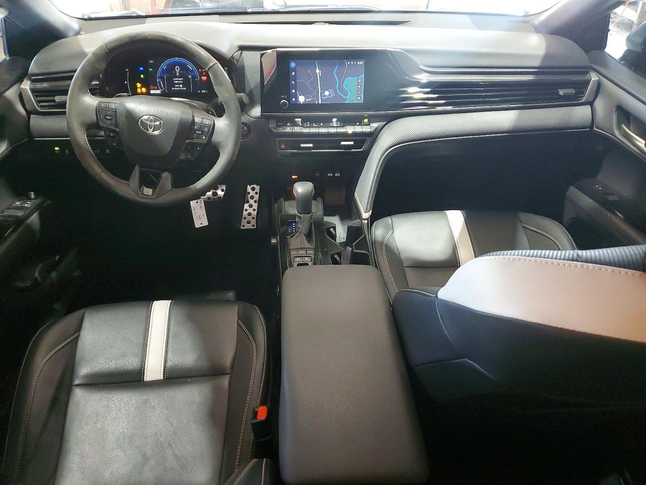 2025 TOYOTA CAMRY HYBRID — фото 8