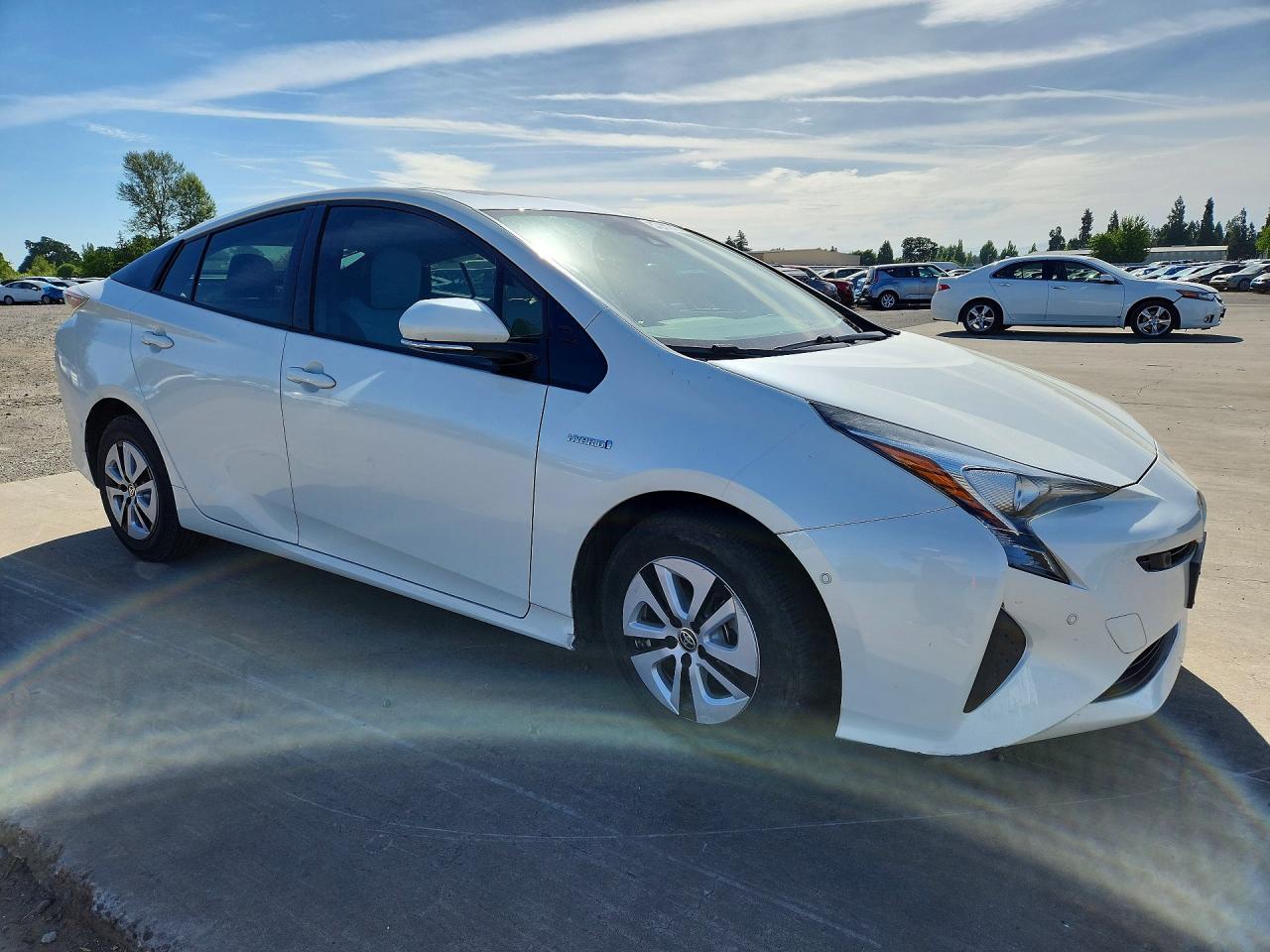 2017 TOYOTA PRIUS — фото 4