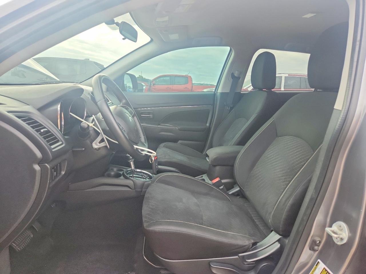 MITSUBISHI OUTLANDER SPORT