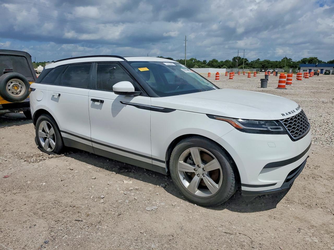 2018 LAND ROVER RANGE ROVER VELAR — фото 4