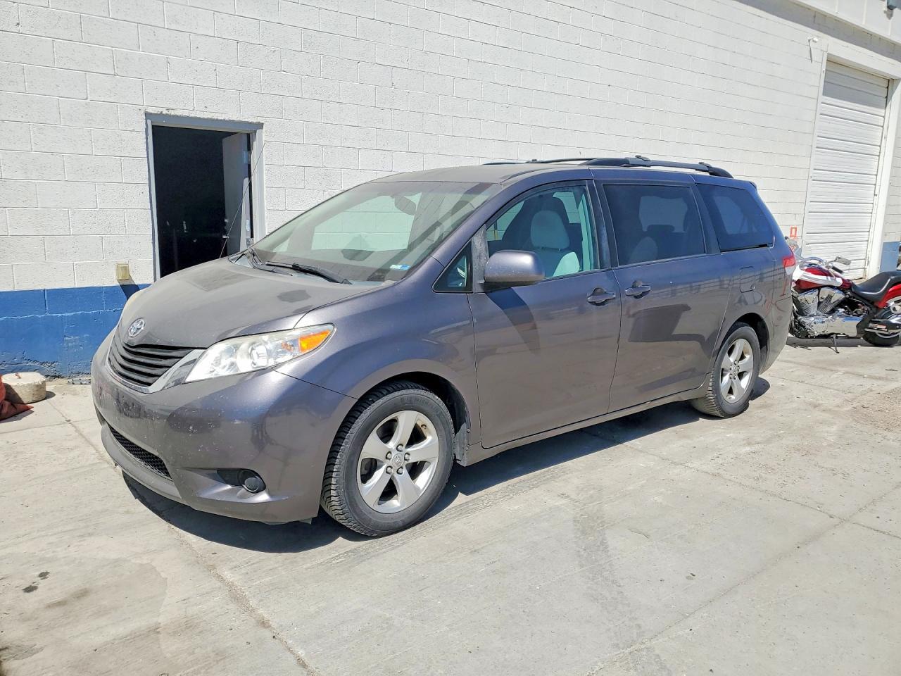 2011 TOYOTA SIENNA — фото 1