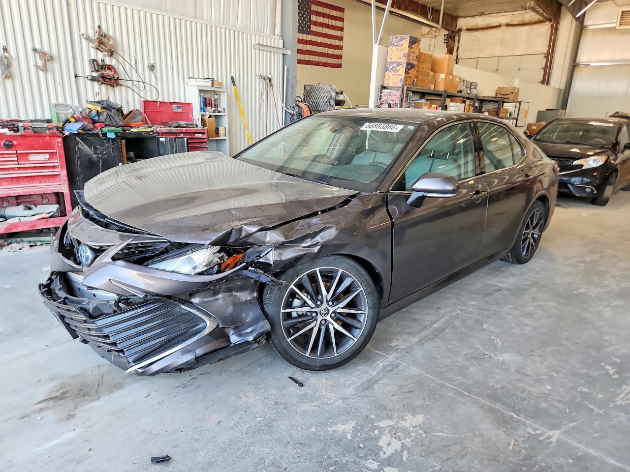 2022 TOYOTA CAMRY HYBRID — фото 1