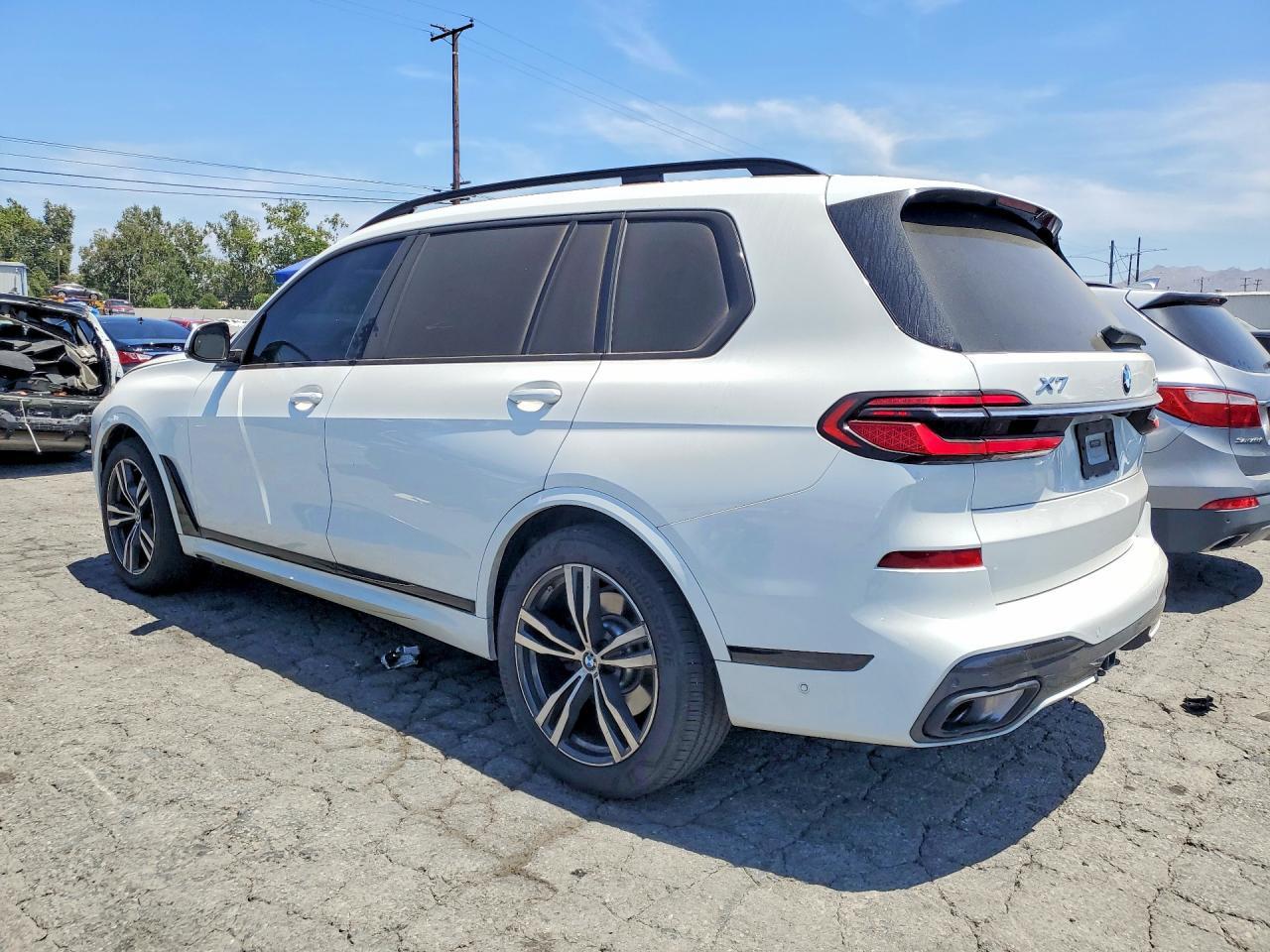 2023 BMW X7 — фото 2