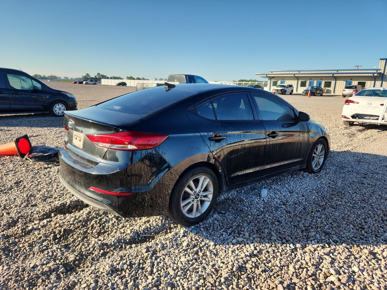 2017 HYUNDAI ELANTRA — фото 3