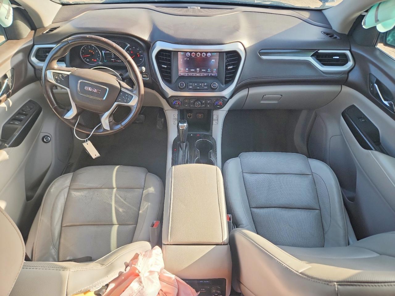 2017 GMC ACADIA — фото 8