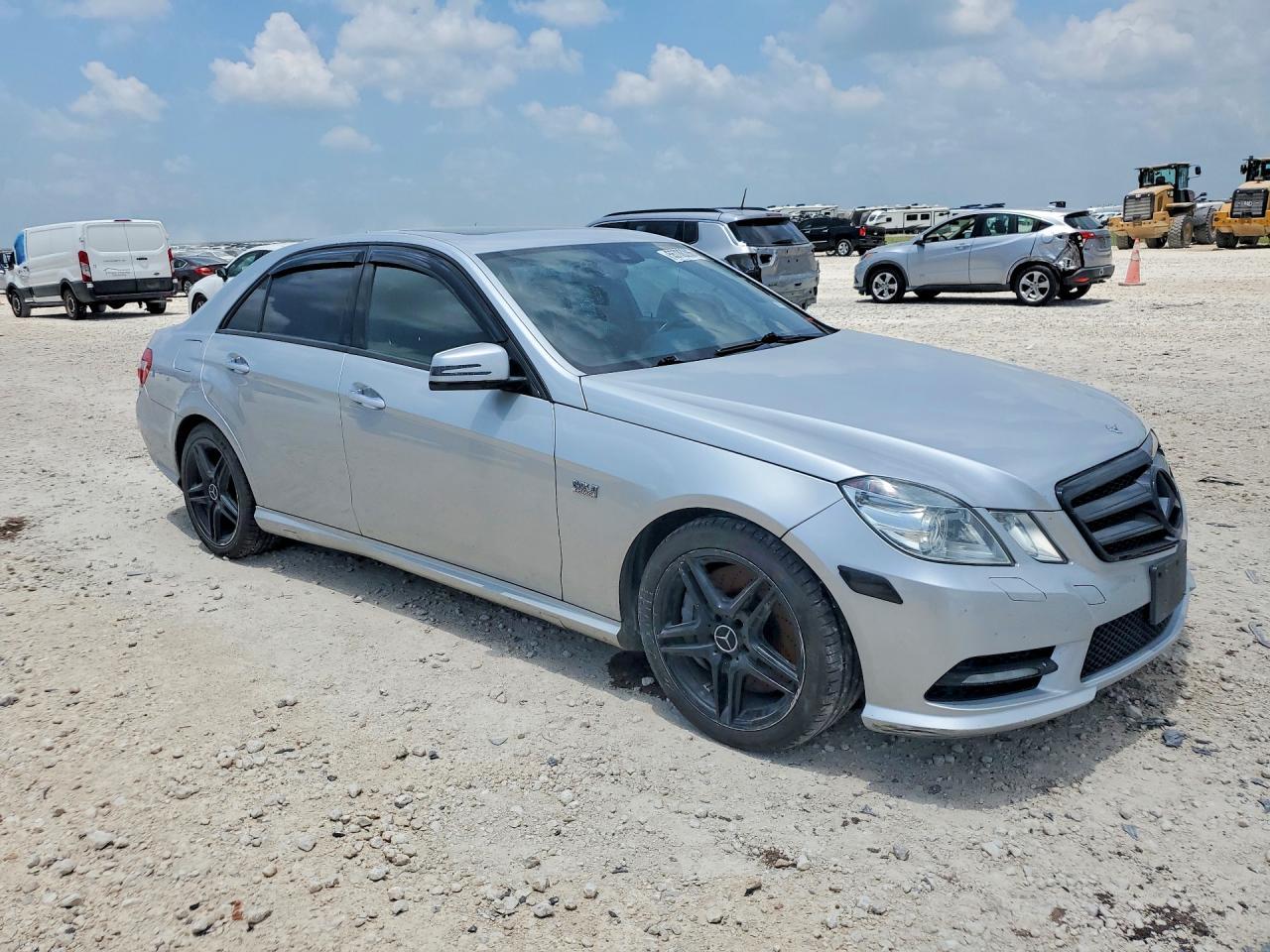 2012 MERCEDES-BENZ E-CLASS — фото 4