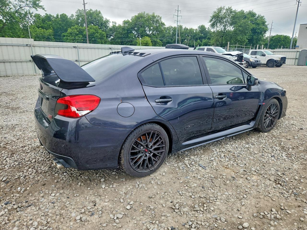 2016 SUBARU WRX STI — фото 3