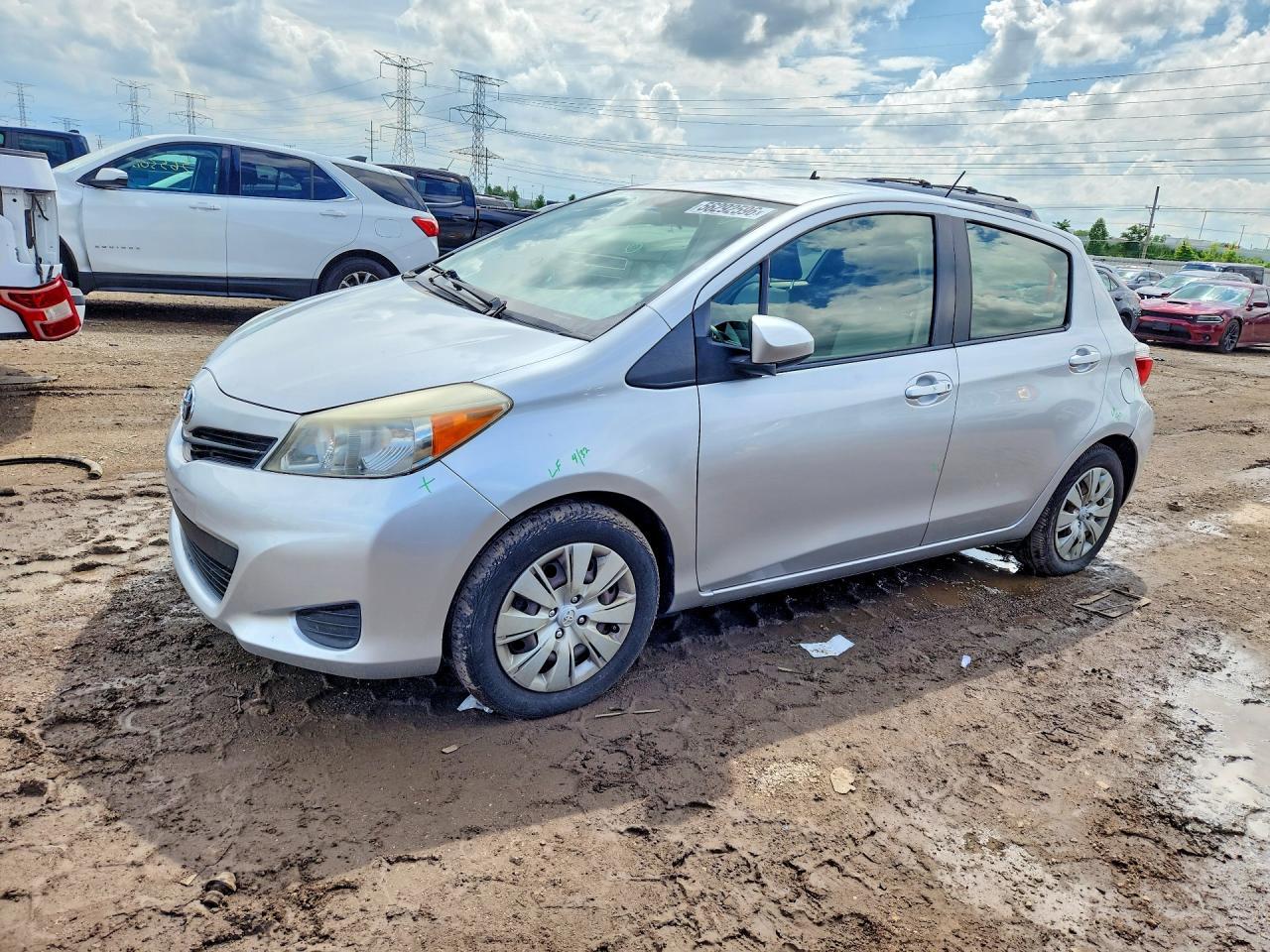 2012 TOYOTA YARIS — фото 1