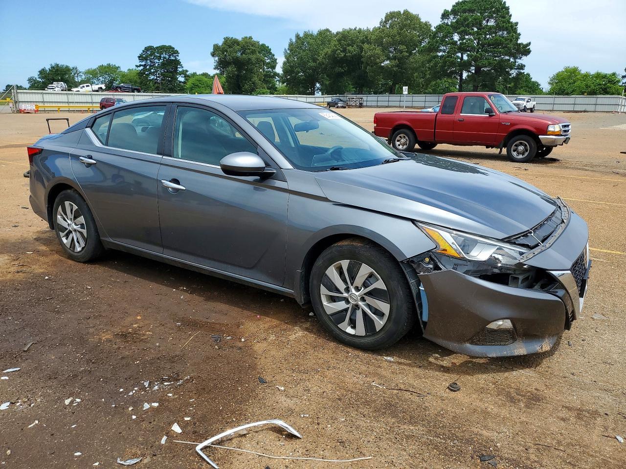 2019 NISSAN ALTIMA — фото 4