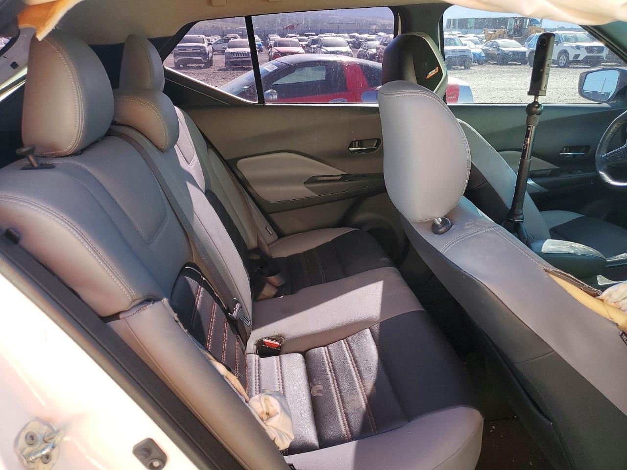 2021 NISSAN KICKS — фото 10