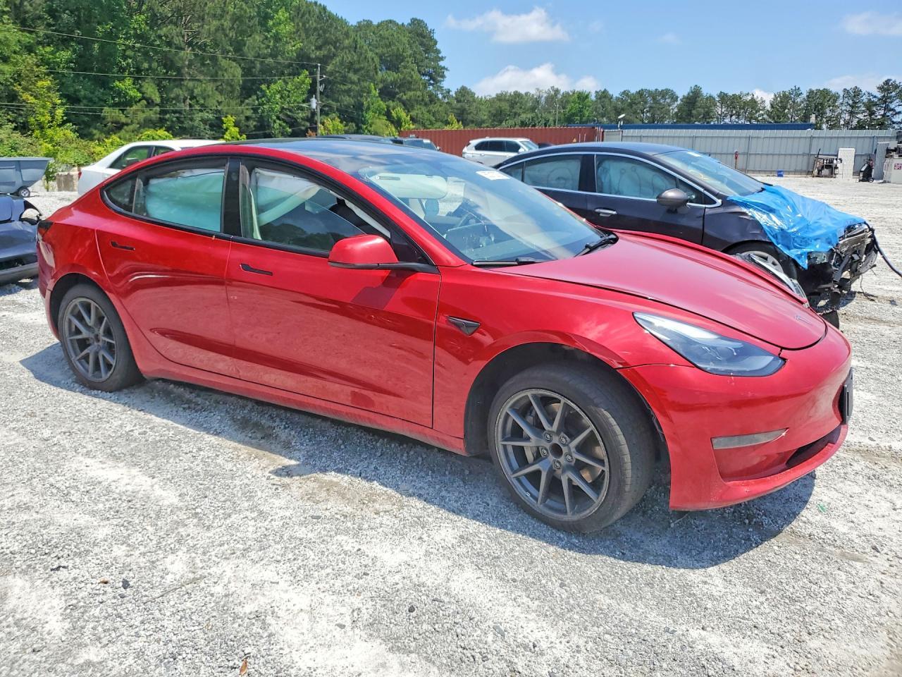 TESLA MODEL 3