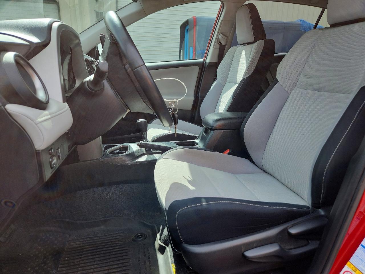 2016 TOYOTA RAV4 — фото 7