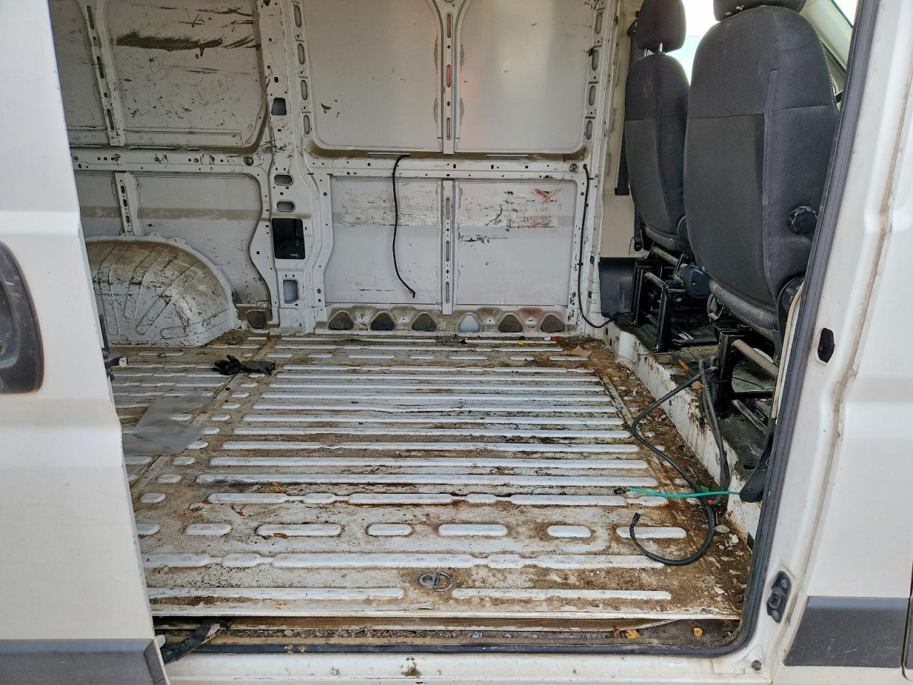 2014 RAM PROMASTER 1500 — фото 11