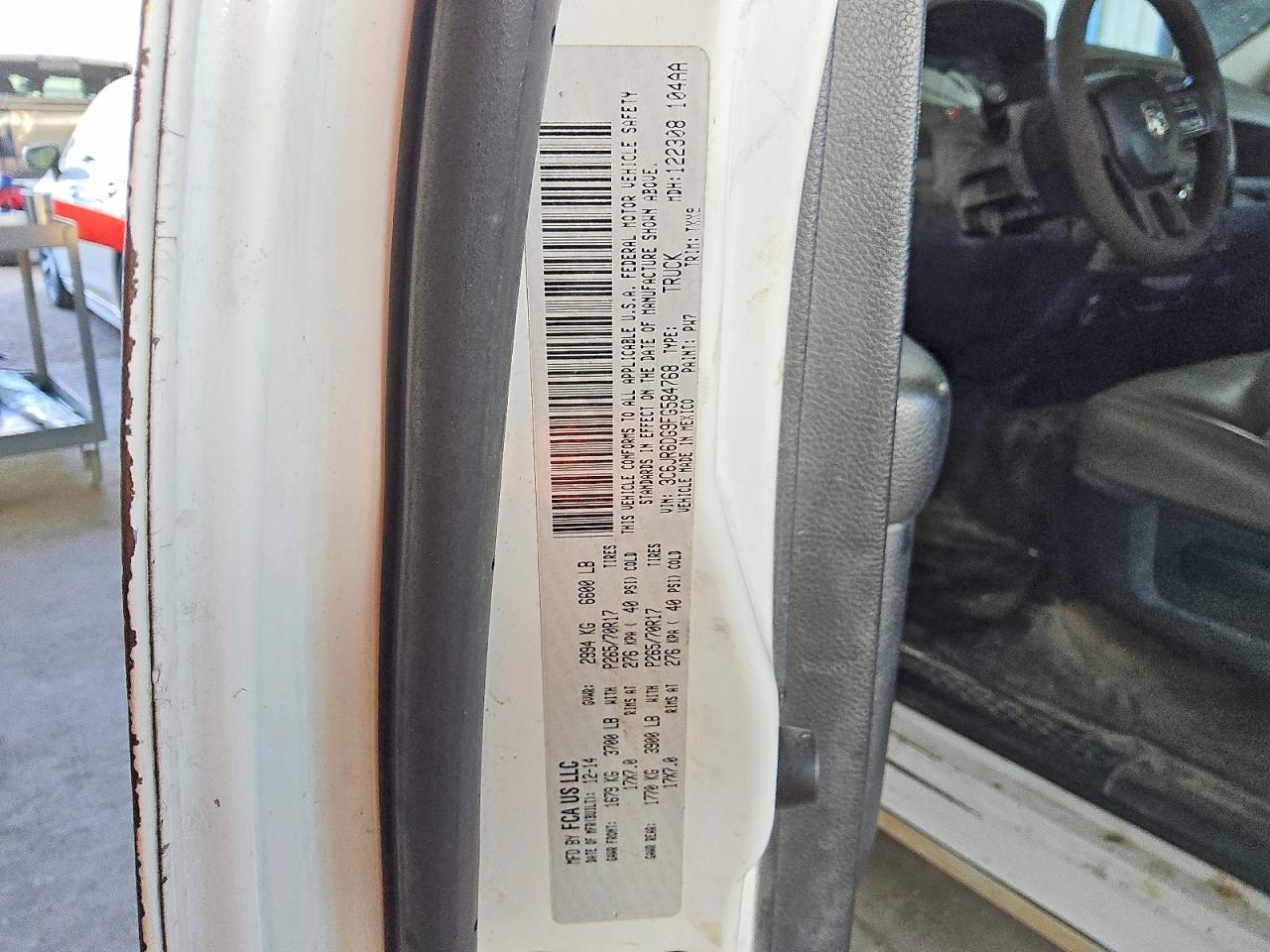 2015 RAM 1500 — фото 12