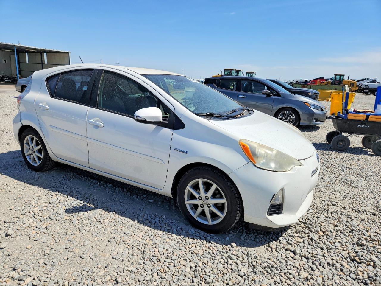 2012 TOYOTA PRIUS C — фото 4