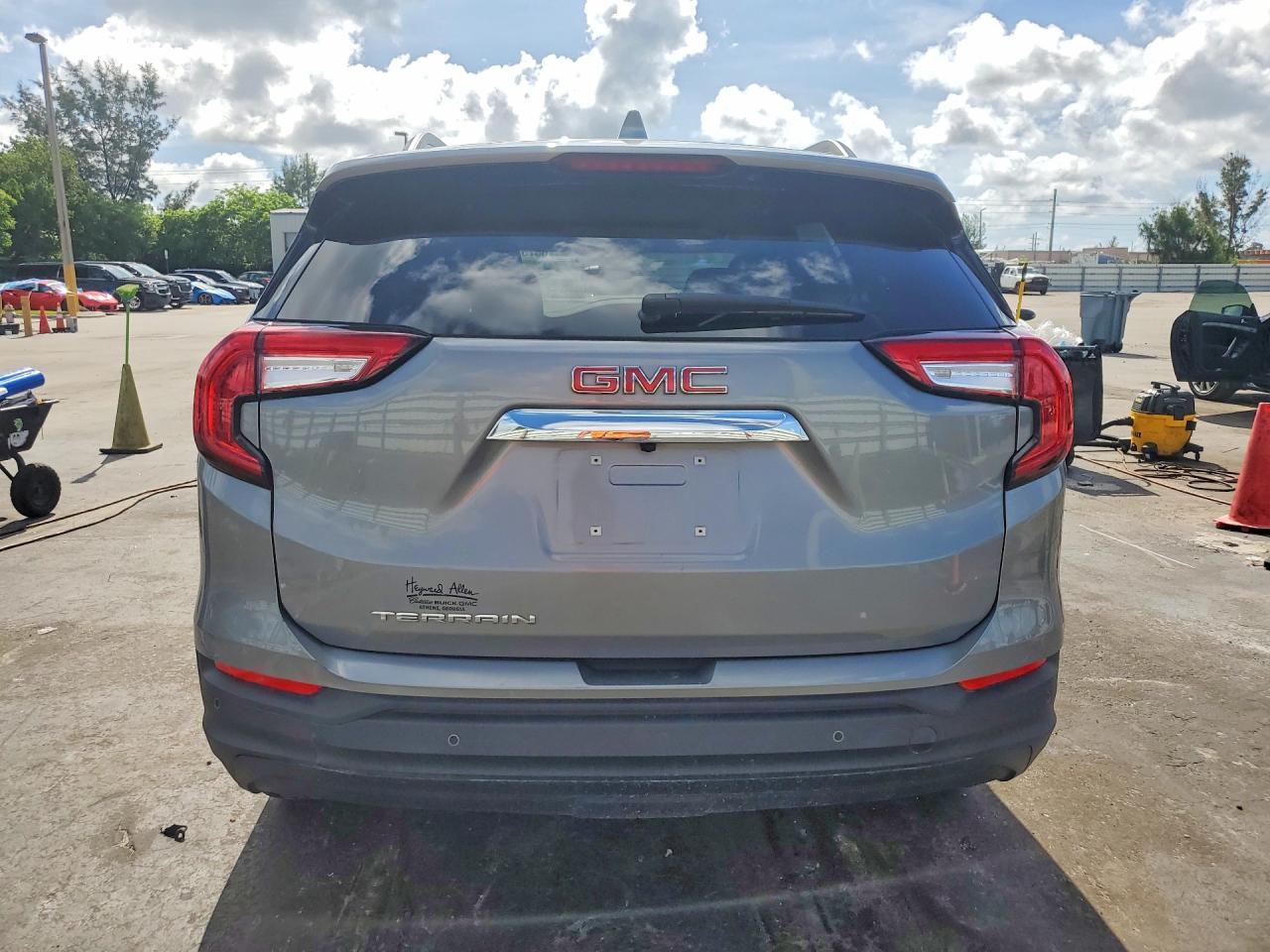 2023 GMC TERRAIN — фото 6