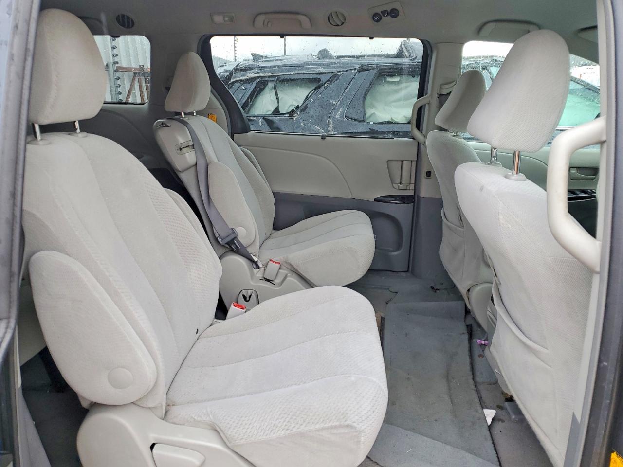 2011 TOYOTA SIENNA — фото 11