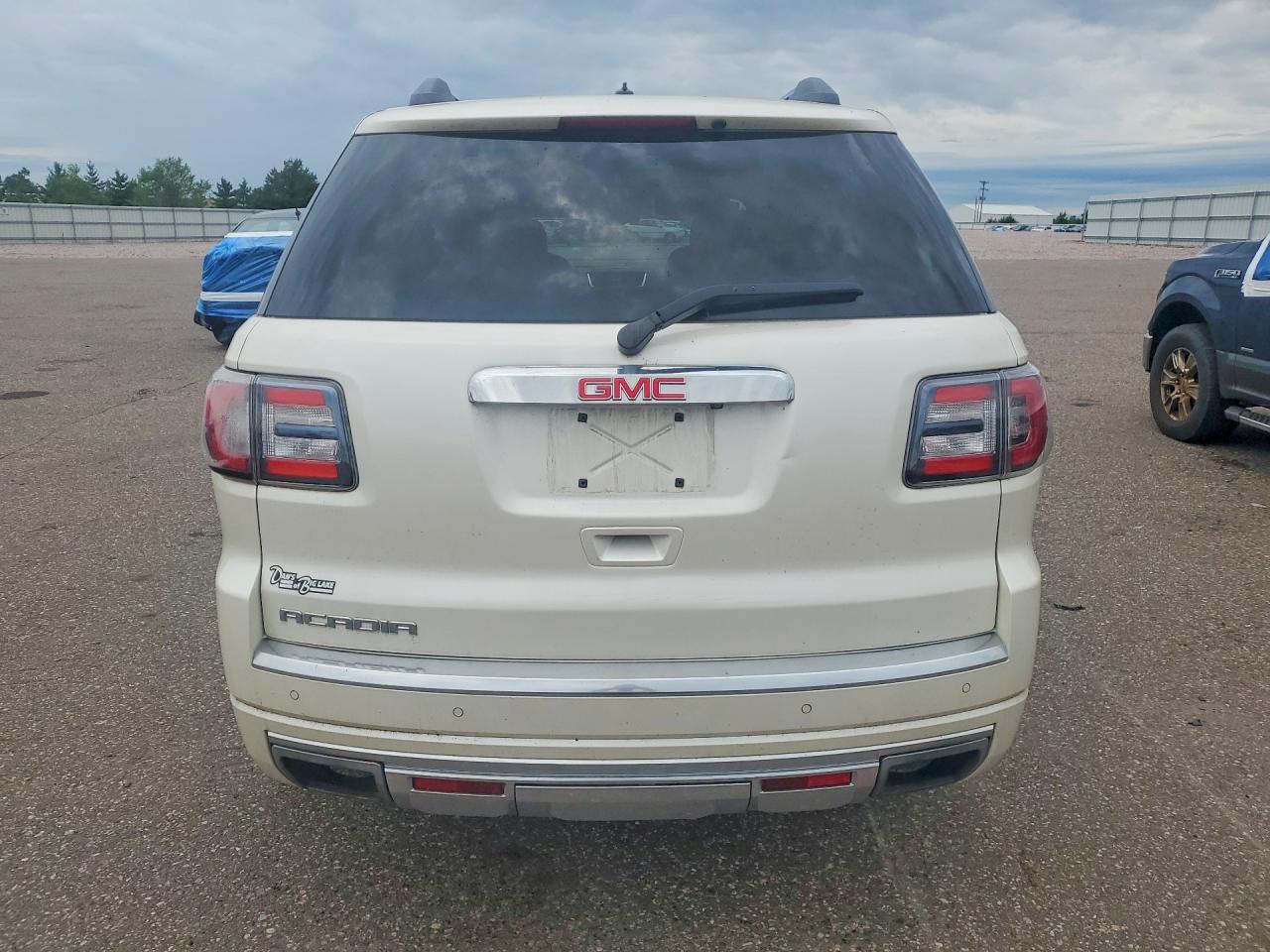 2015 GMC ACADIA — фото 6