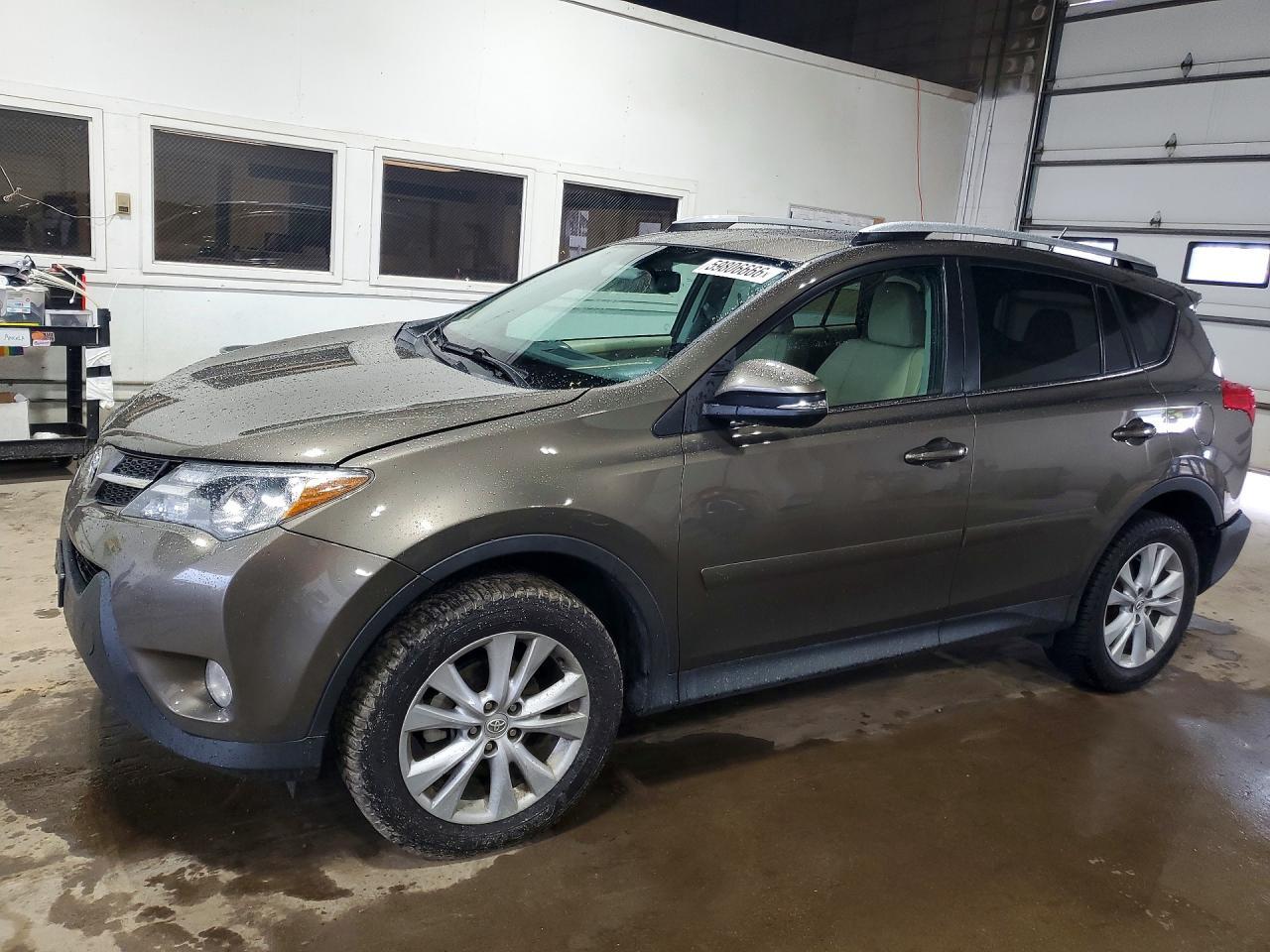 2013 TOYOTA RAV4 — фото 1