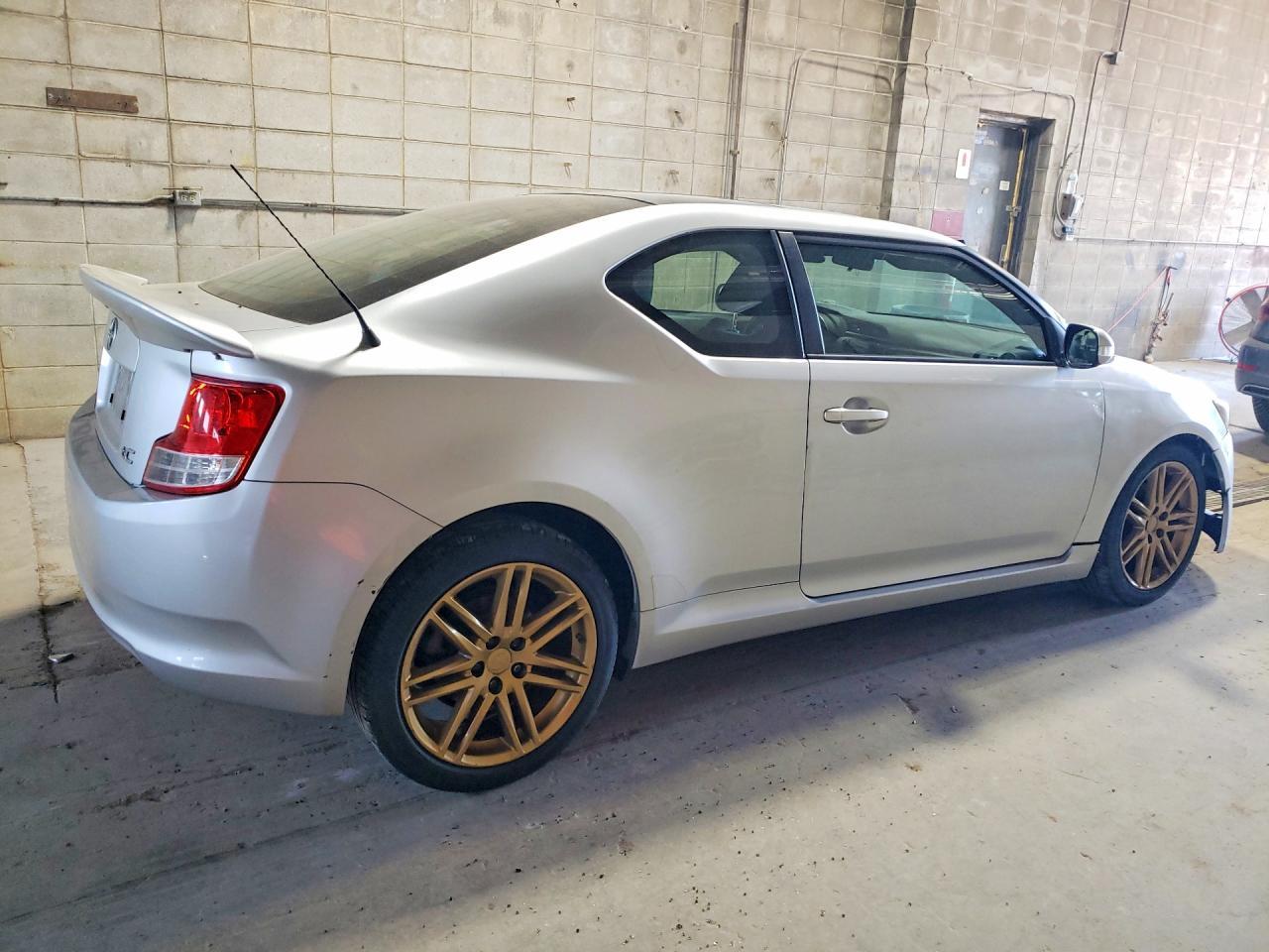 2012 SCION TC — фото 3