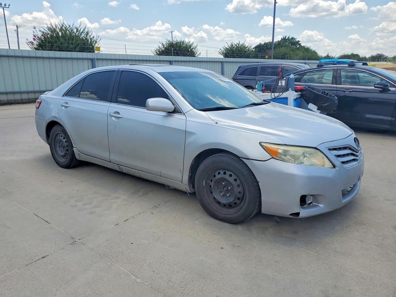 2011 TOYOTA CAMRY — фото 4