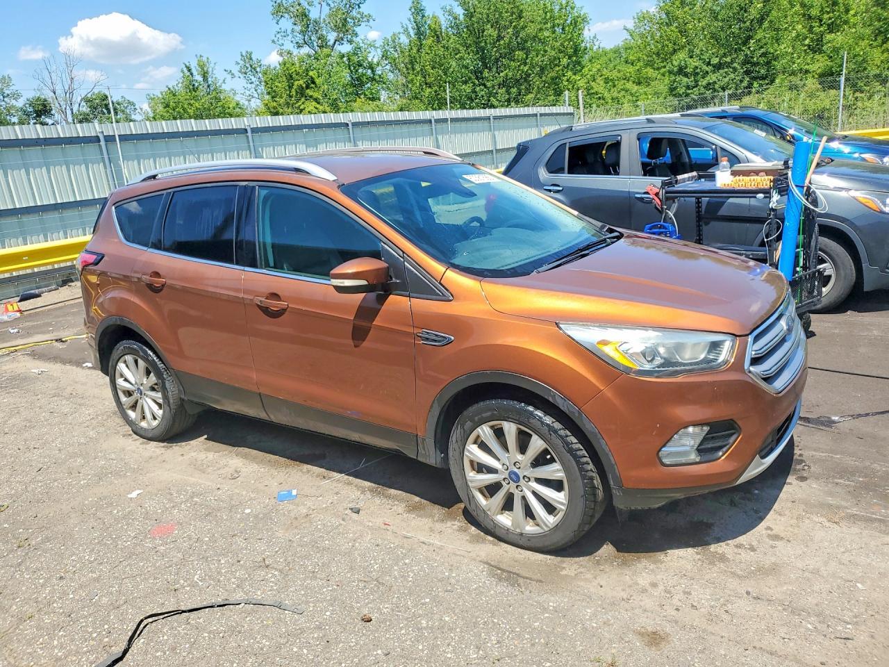2017 FORD ESCAPE — фото 4
