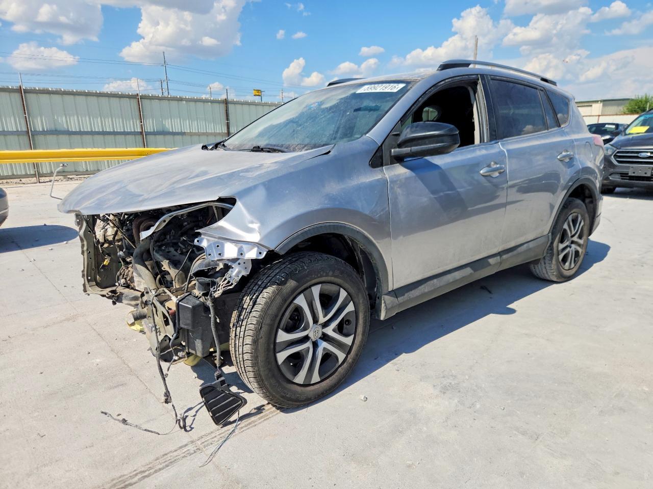 2017 TOYOTA RAV4 — фото 1
