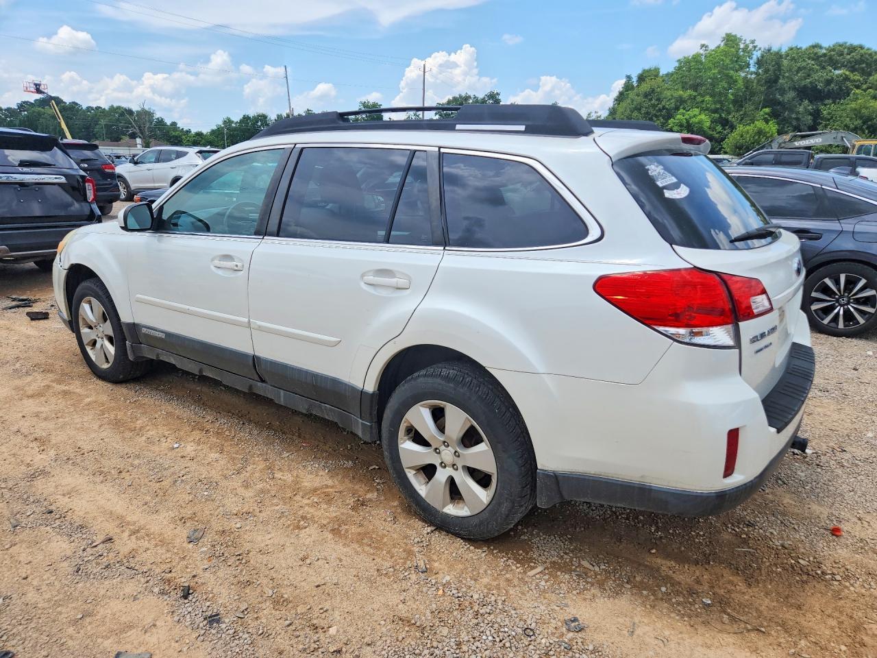 2011 SUBARU OUTBACK — фото 2