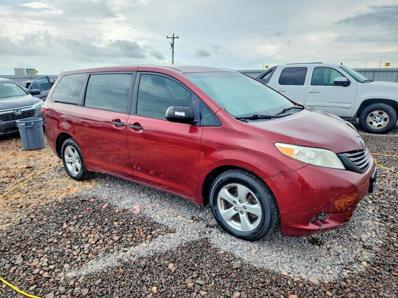 2017 TOYOTA SIENNA — фото 4