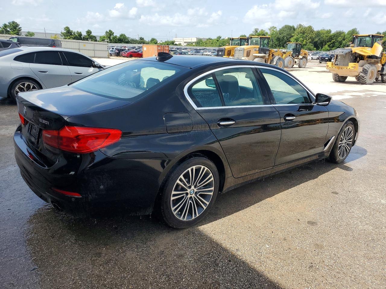 2017 BMW 5 SERIES — фото 3