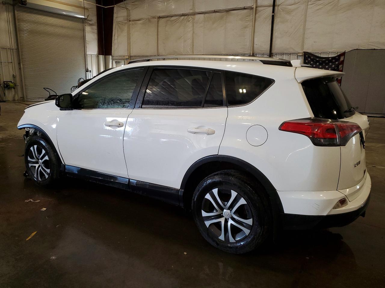 2018 TOYOTA RAV4 — фото 2