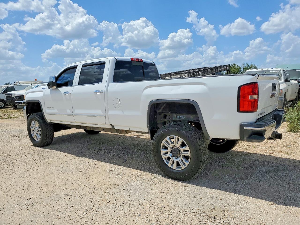 2015 GMC SIERRA 2500HD — фото 2