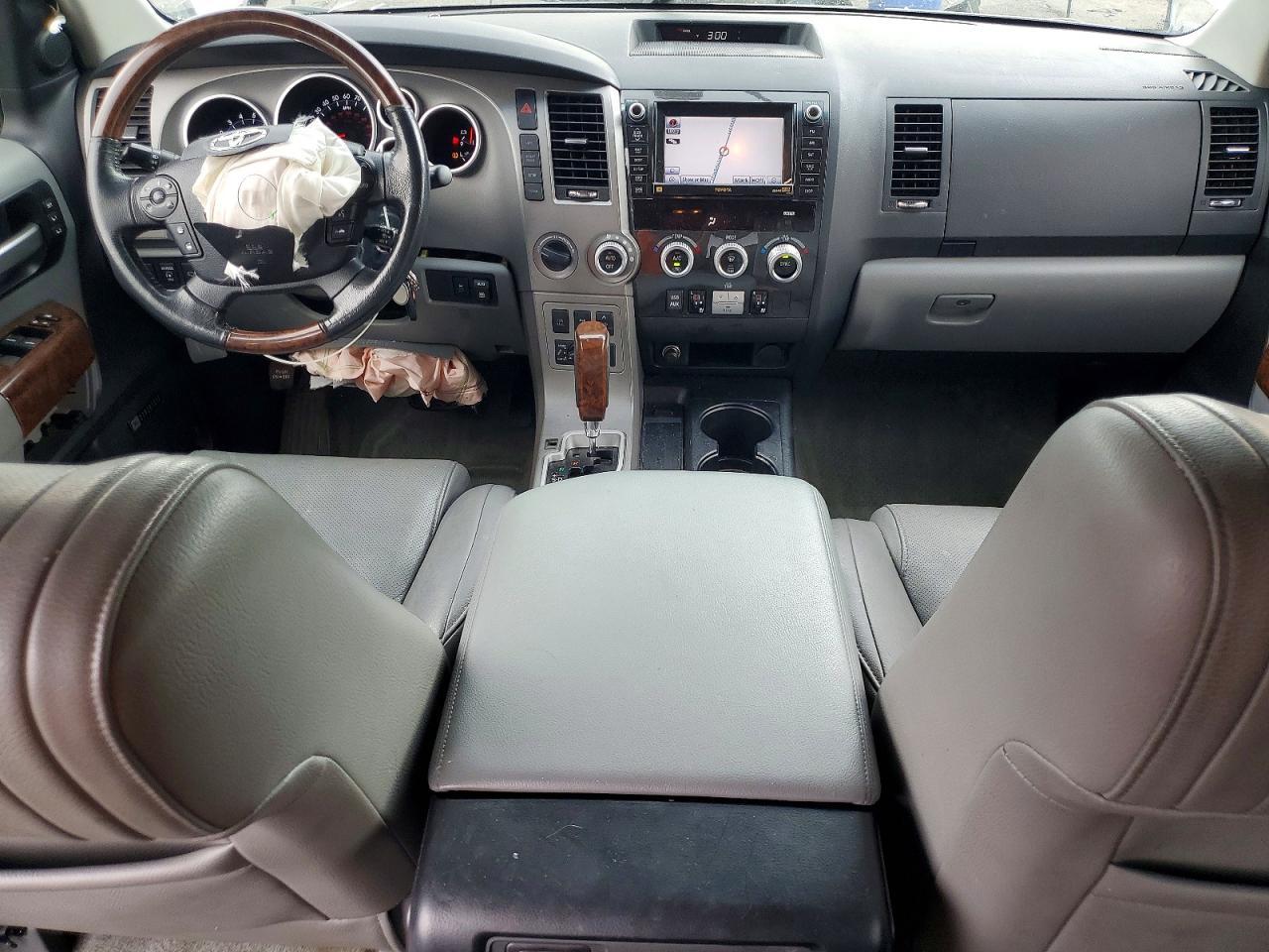 2010 TOYOTA SEQUOIA — фото 8