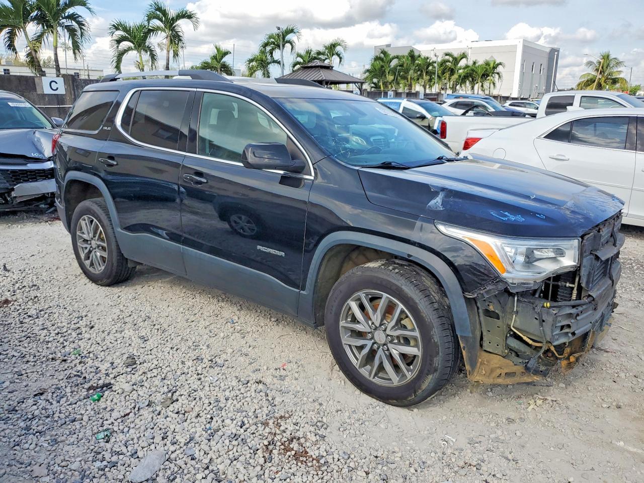 2019 GMC ACADIA — фото 4